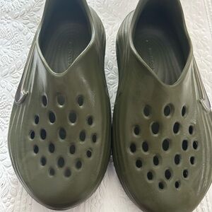 Nike Calm Clogs – Olive Green – Youth 2Y 🌿